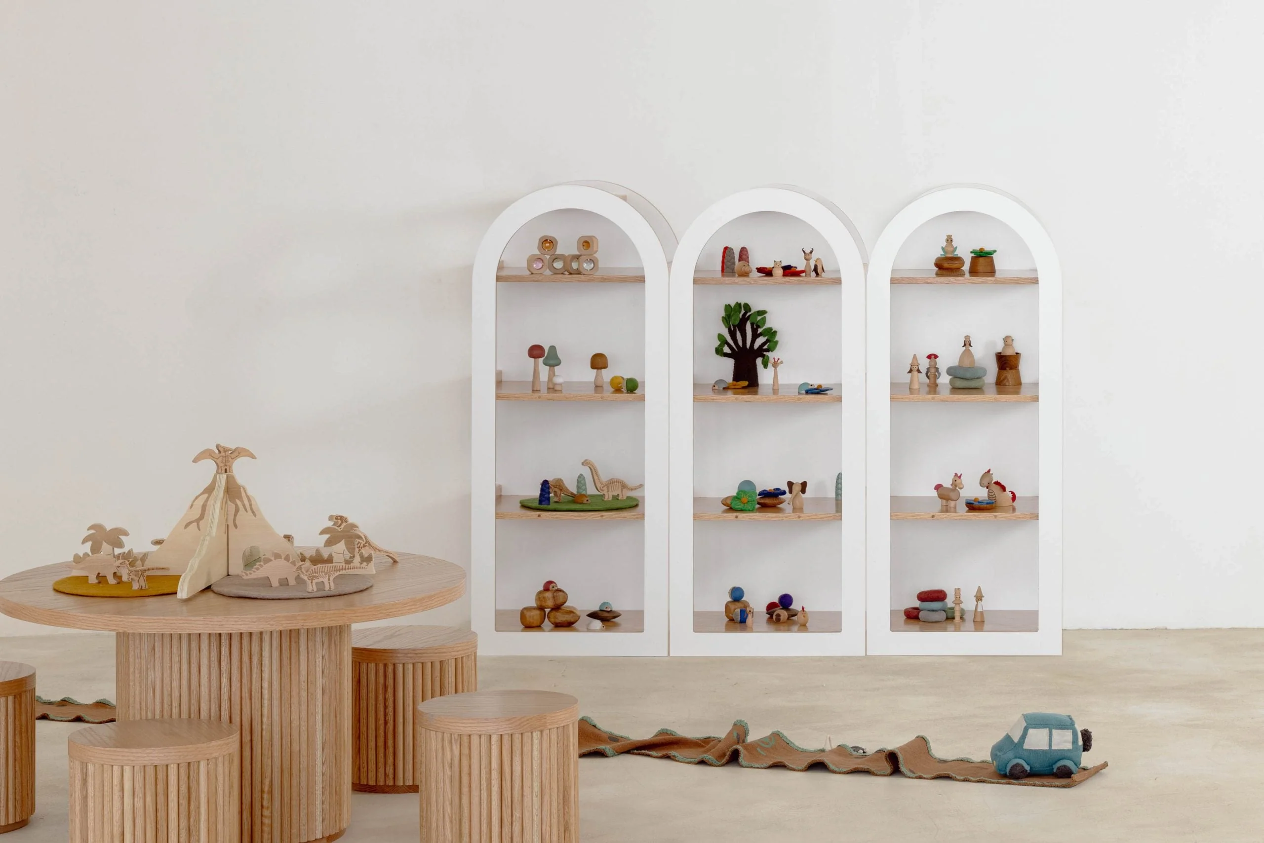 Arched Shelf (White + Natural) – 4-Tier Open Storage - Image 6