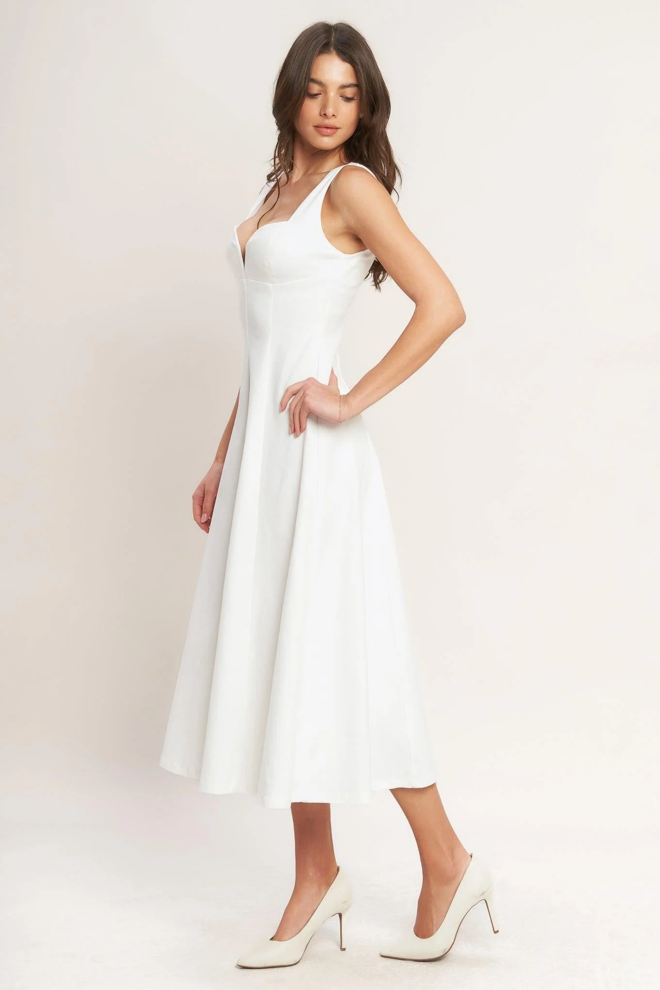 Balanced Proportion Woven Midi Dress - Image 4