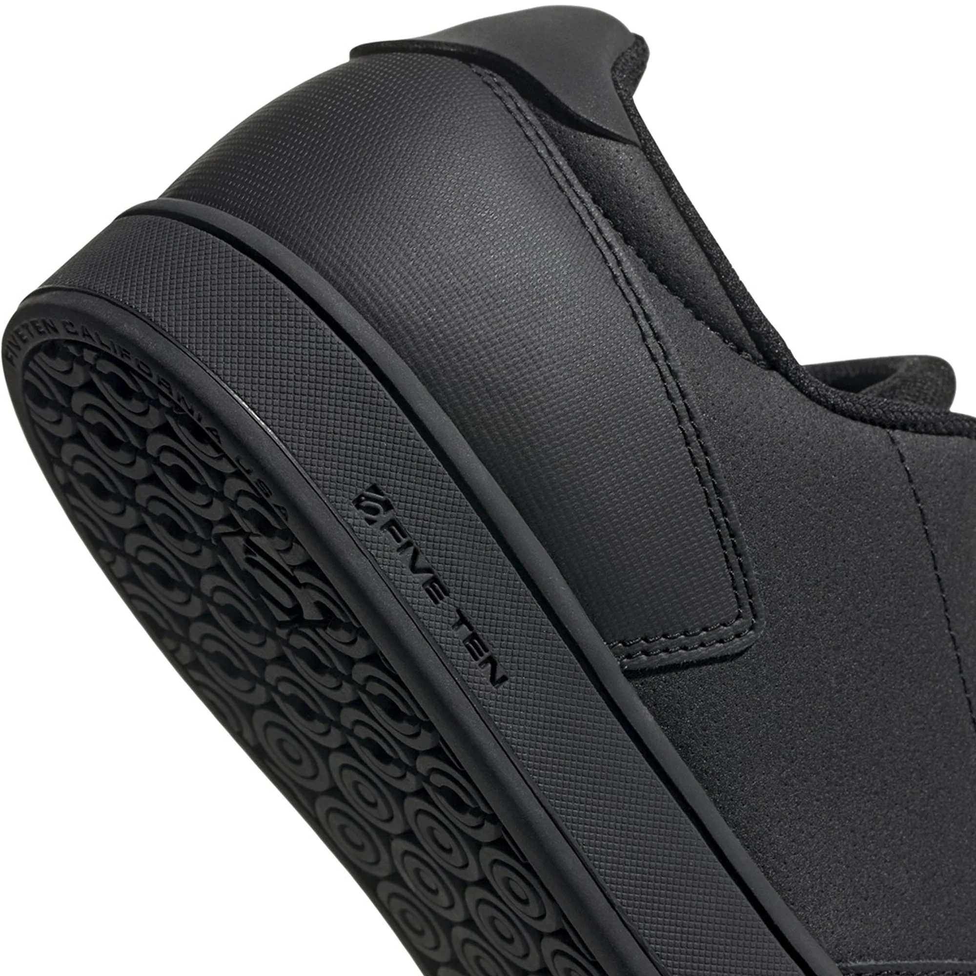adidas Men's Five Ten 5.10 District Clips Sneakers - Image 5