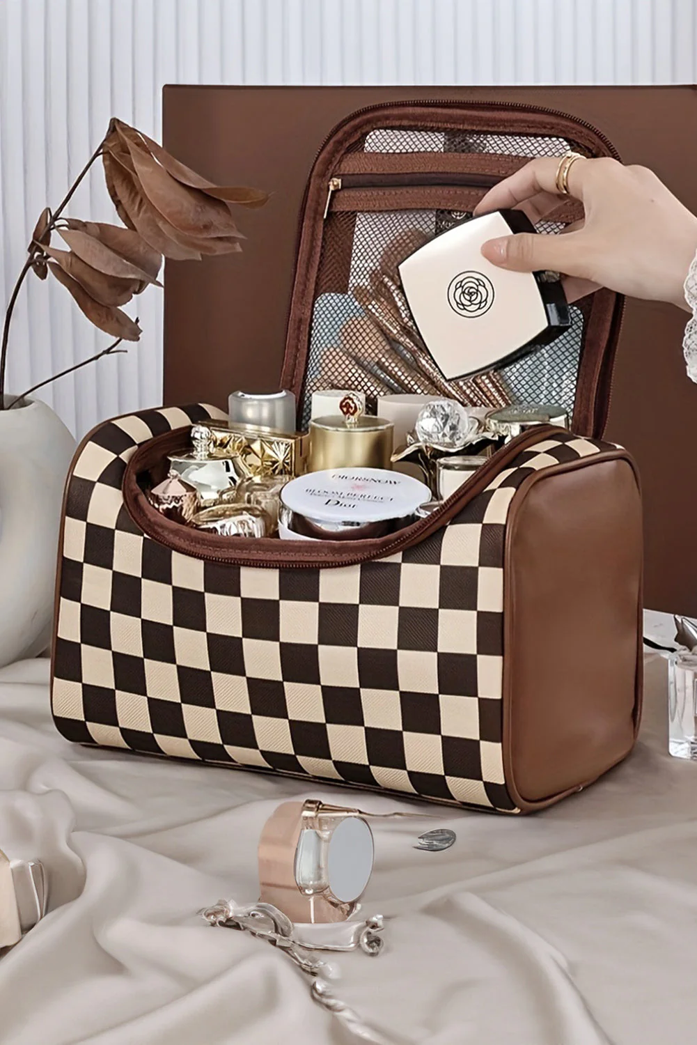 Threaded Pear Black Checkered Zipper Makeup Bag - Image 8