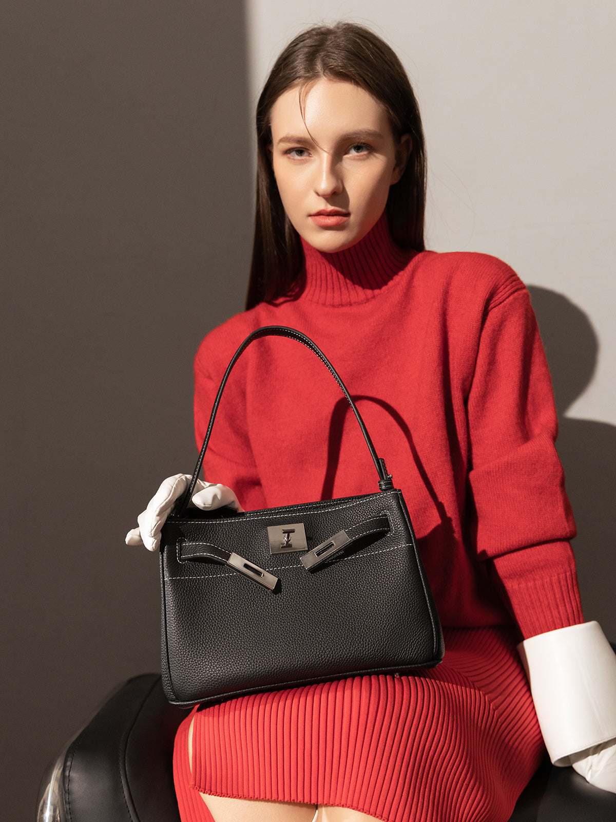 Classic Leather Box Bag - Image 6