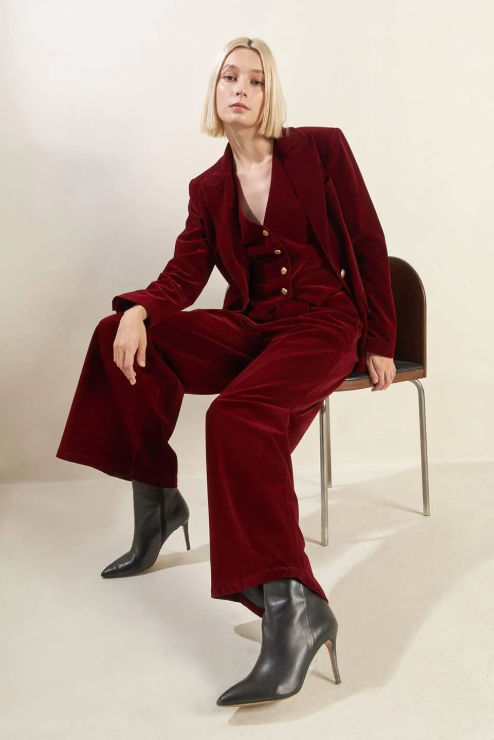 Coy Charm Velvet Vest - Image 6