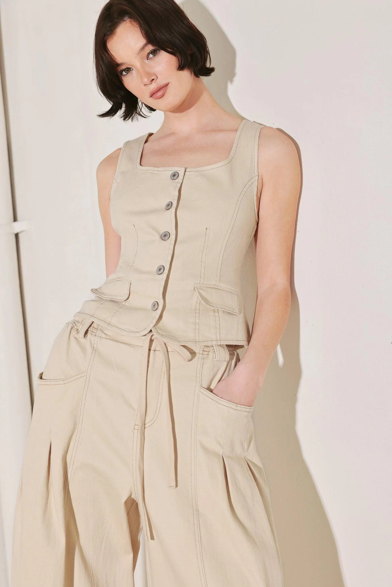 Daylight Groove Woven Vest - Image 3