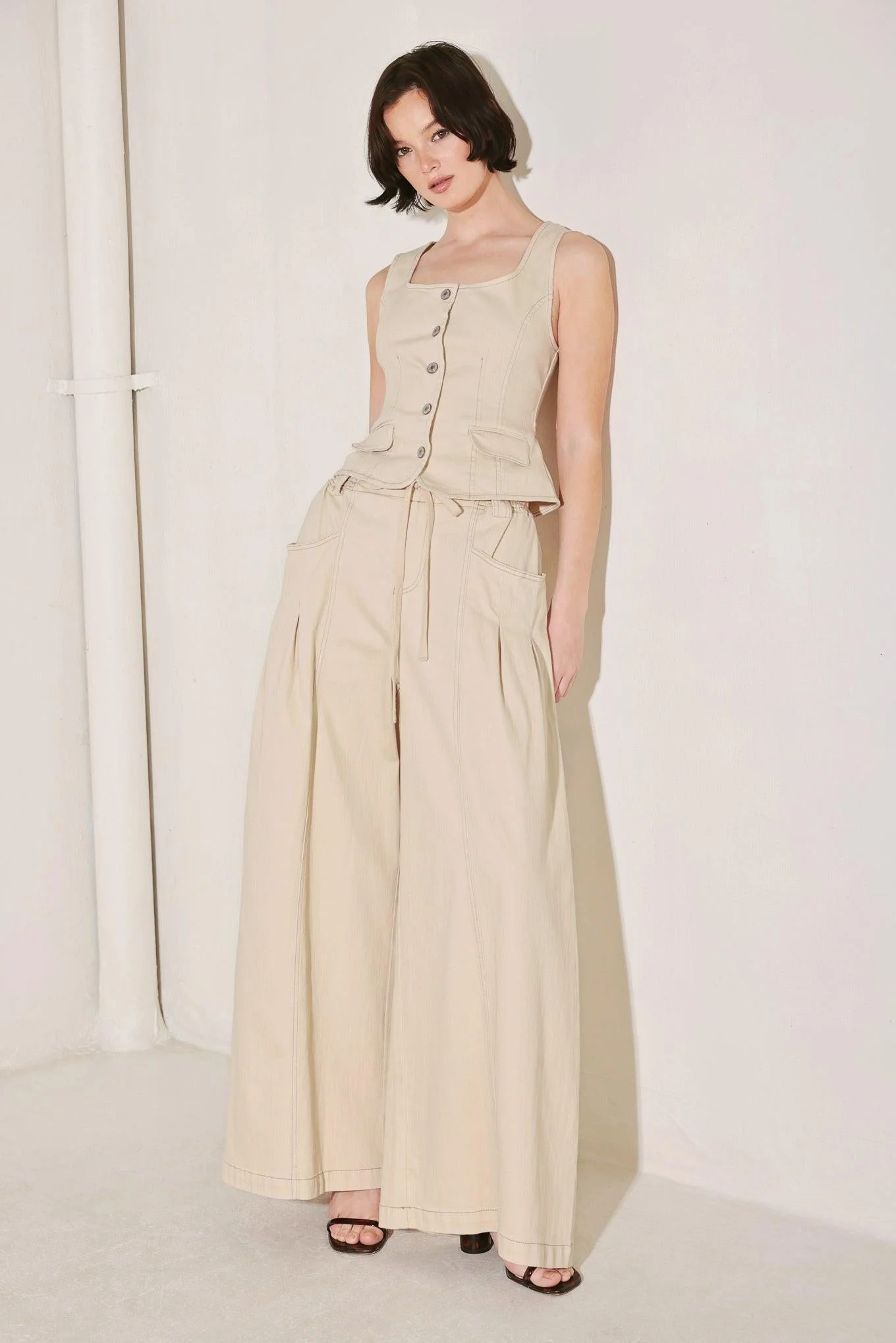 Daylight Groove Woven Vest - Image 6