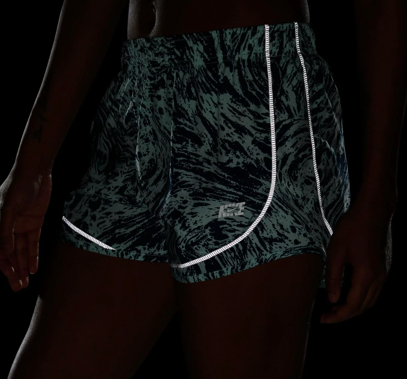 Nike Women's Dri-Fit Icon Clash Tempo Shorts - Image 4