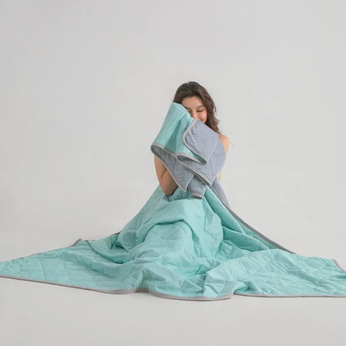 Dual-Sided Cooling Throw Blanket - Image 9