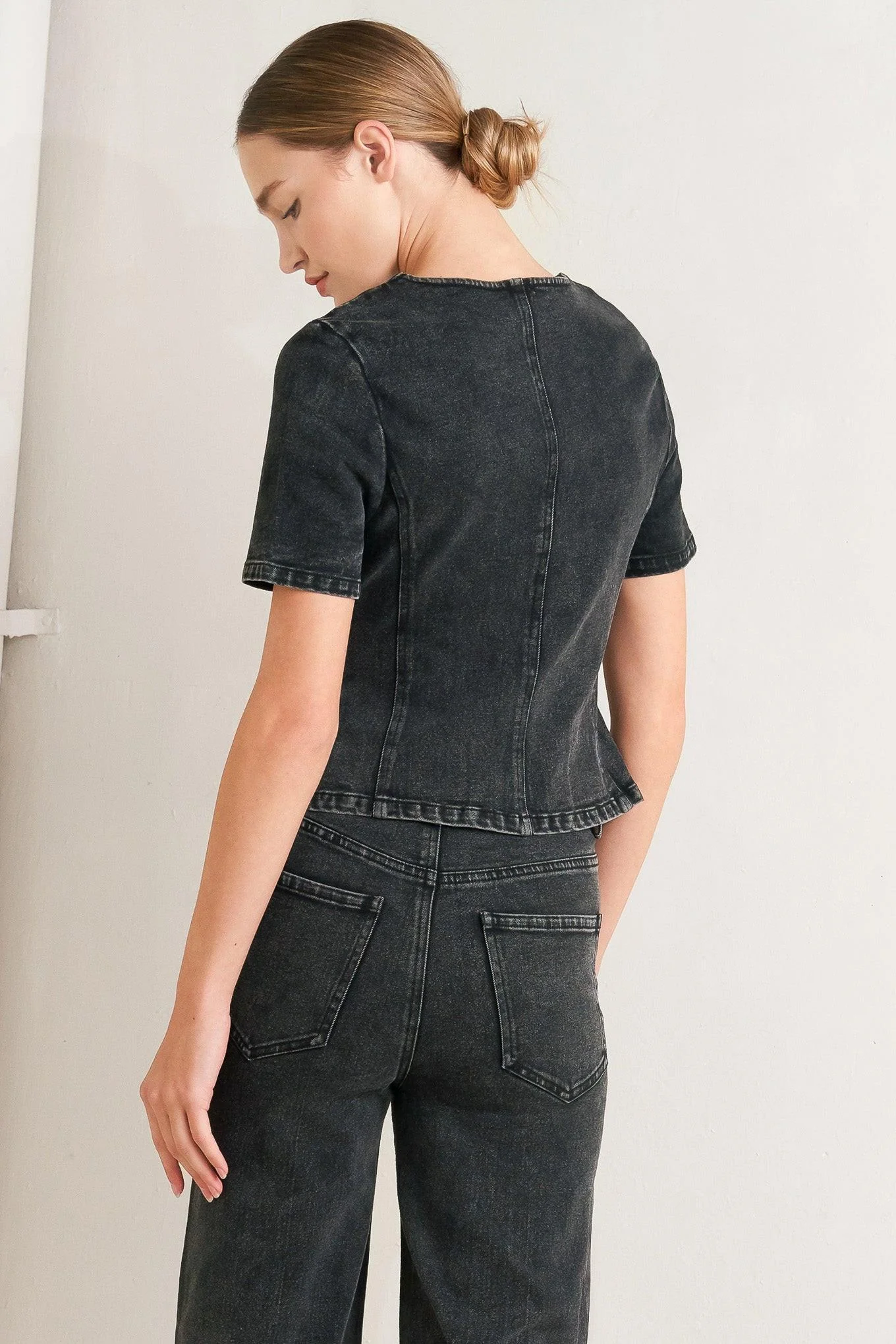 Elegant Everyday Look Denim Jacket - Image 4