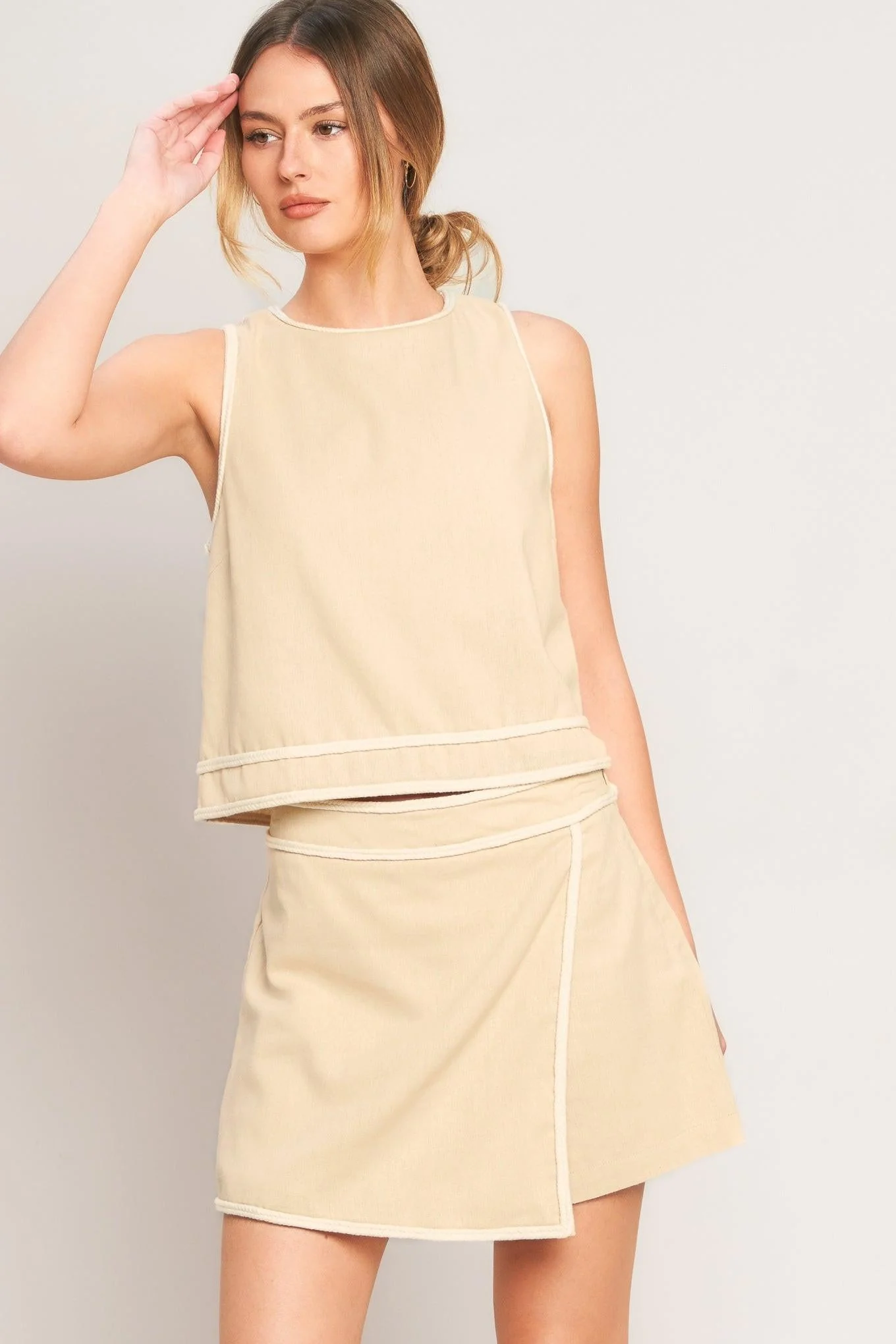 Elevated Essential Woven Top - Image 4