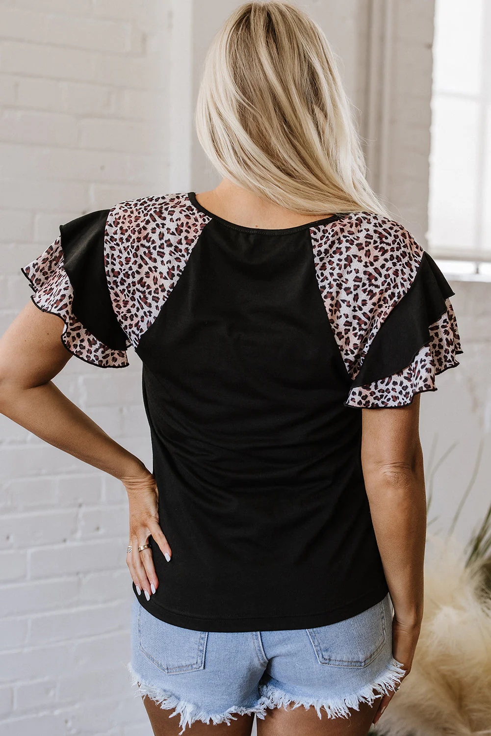 Threaded Pear Emryn Leopard Ruffled Sleeve V Neck Top - Image 2