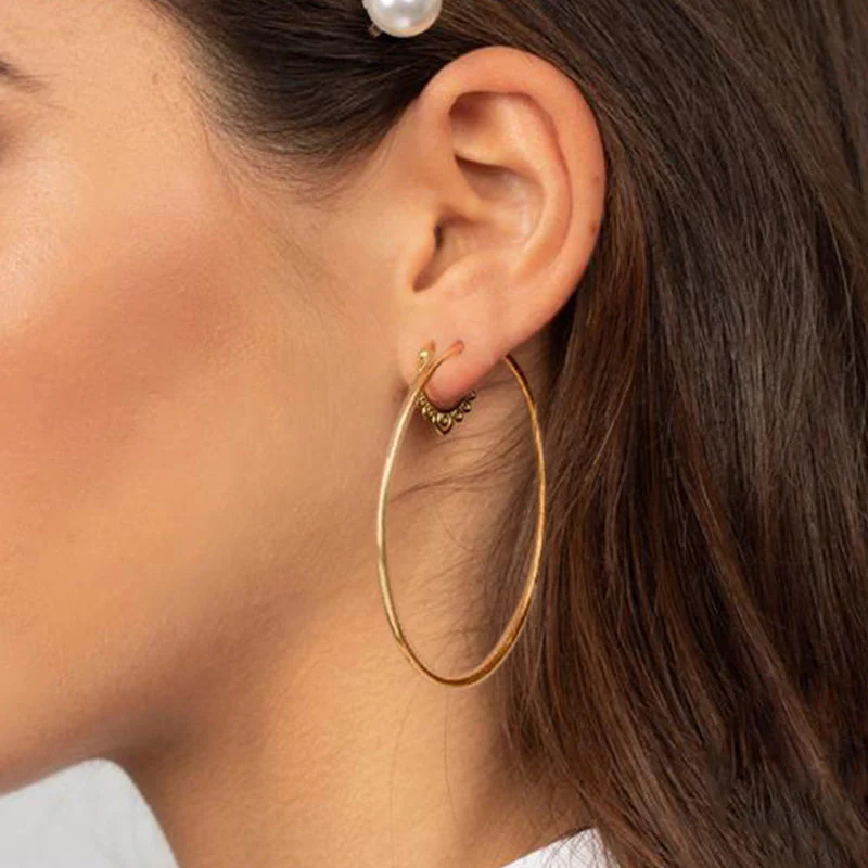 Mint & Lily Endless Hoop Earrings - Image 3