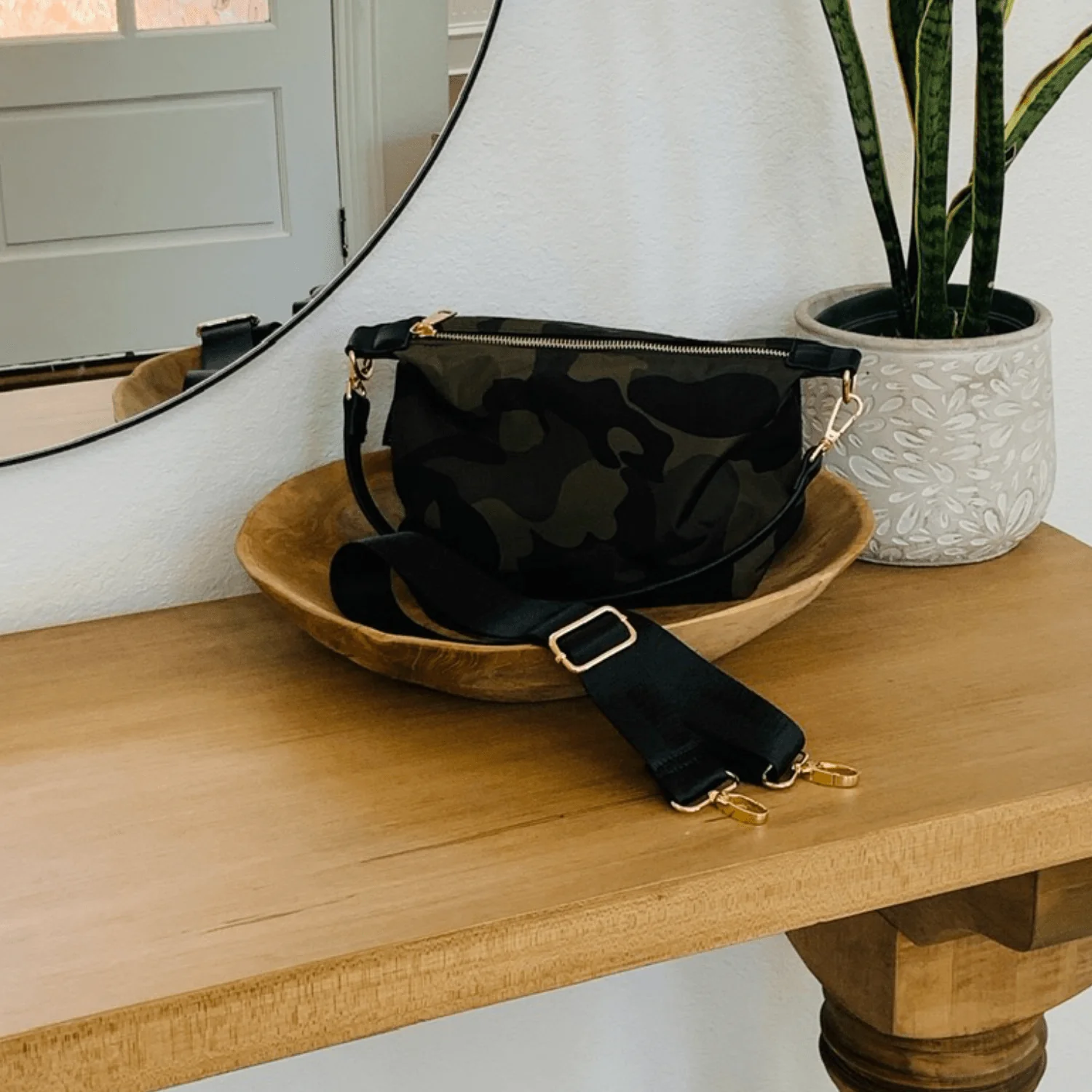 Threaded Pear Everly Crossbody - Image 11