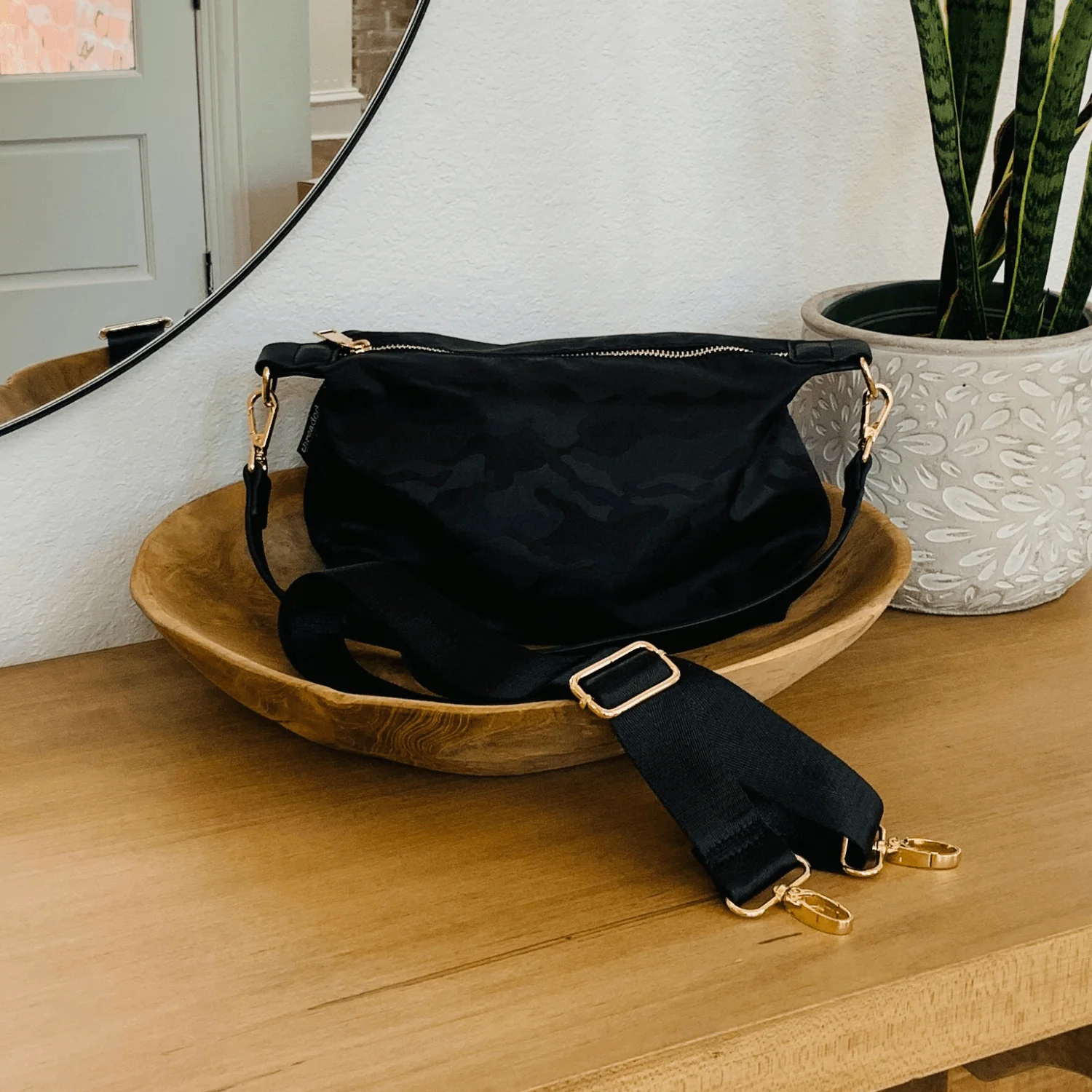 Threaded Pear Everly Crossbody - Image 9