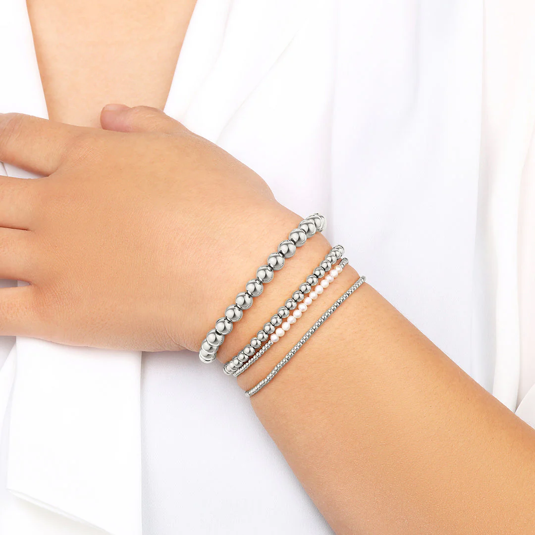 Mint & Lily Everyday Pearl Bracelet Stacking Set - Image 11