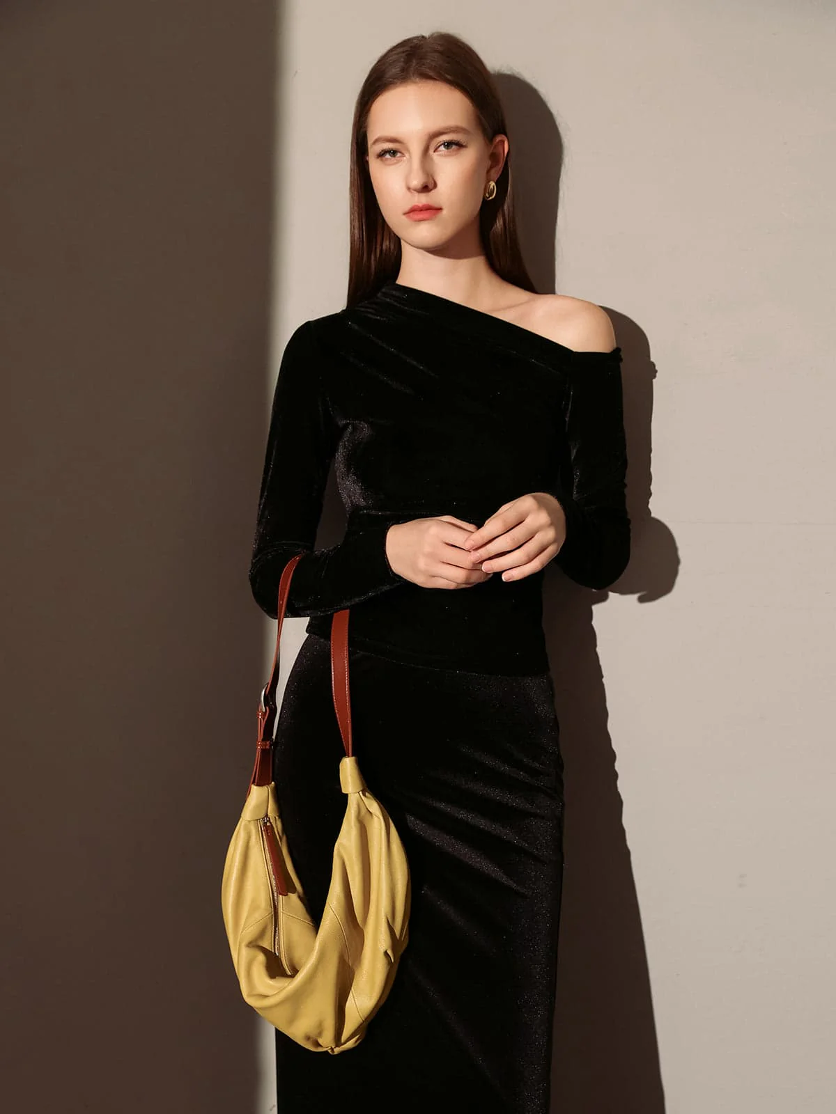 Le Maison Croissant Shoulder Bag - Image 13