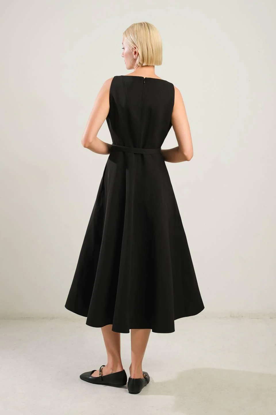 Living the Dream Black Woven Midi Dress - Image 4