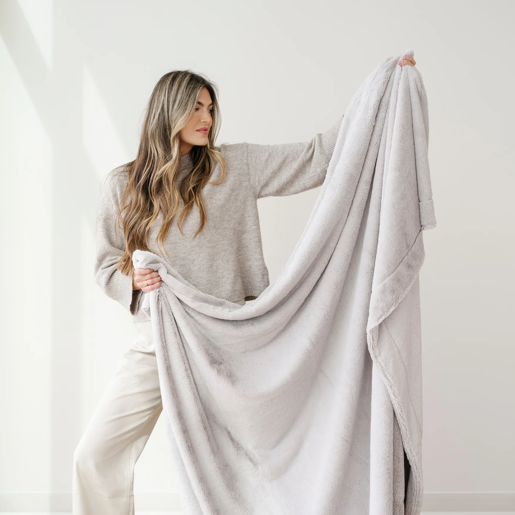 LUSH THROW BLANKETS - Image 13
