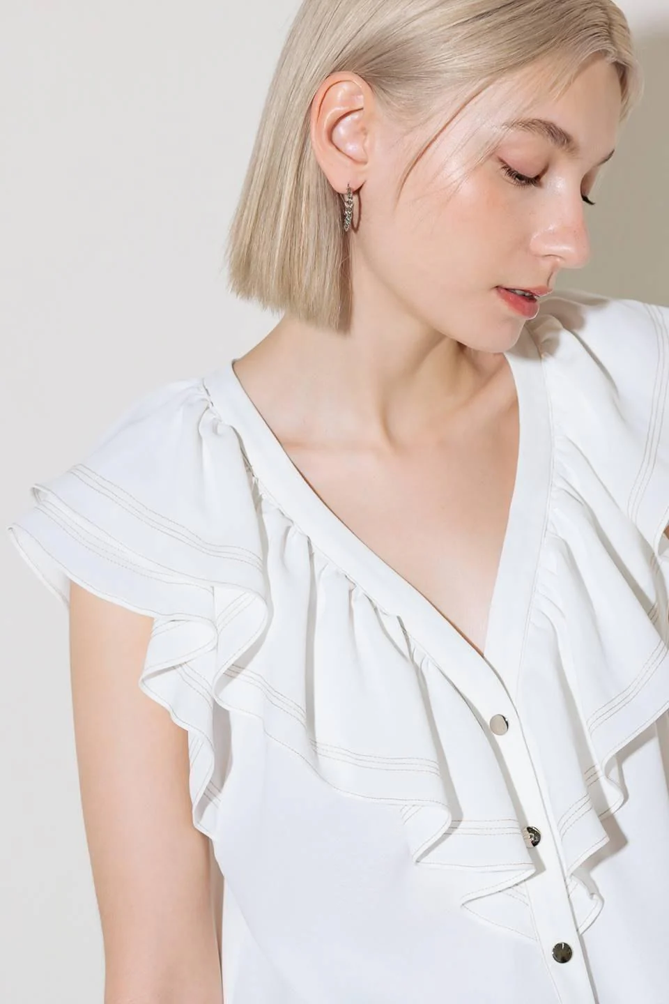 Made for Romance Off White Woven Top - Image 2
