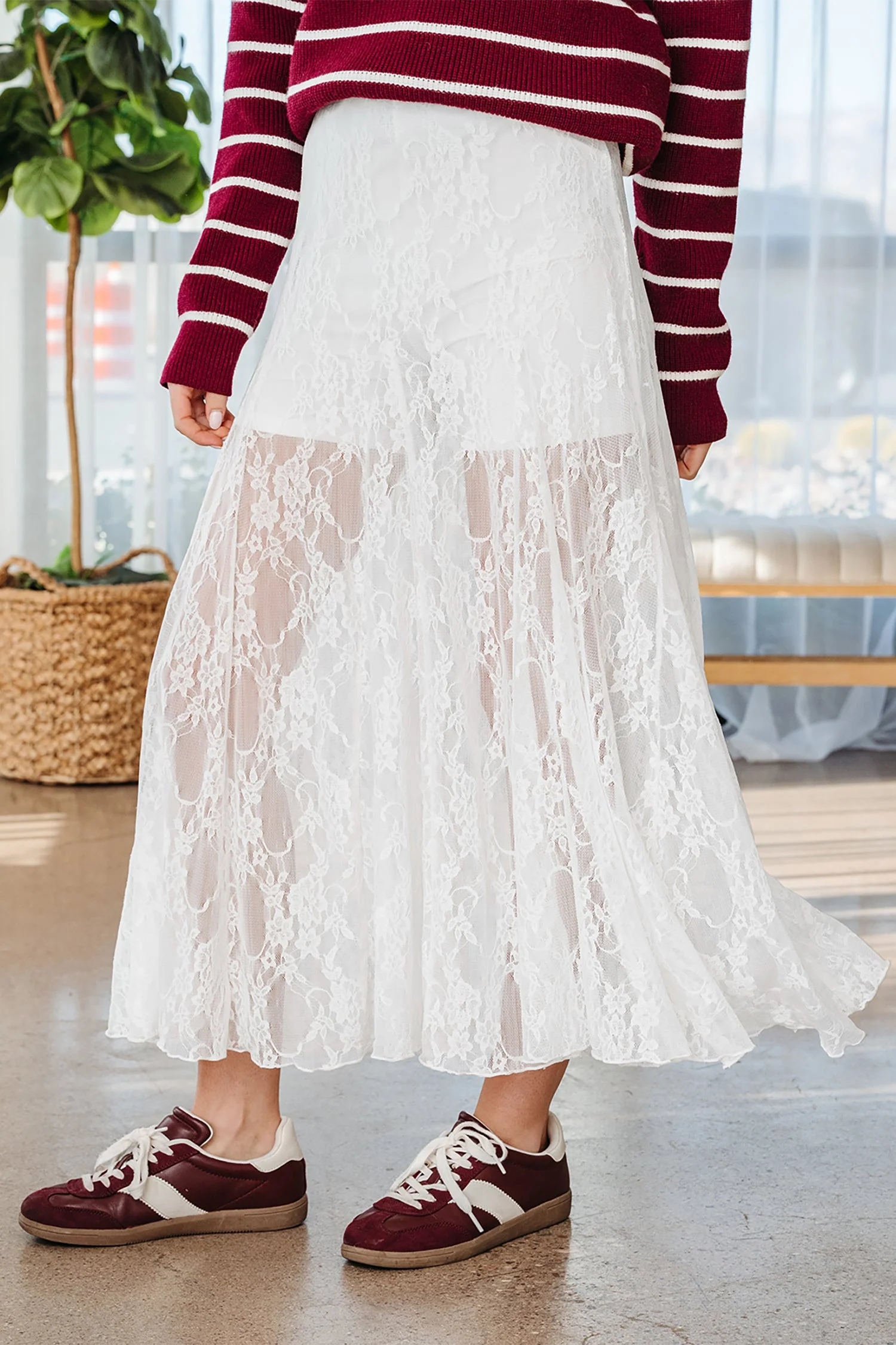 Threaded Pear Maliyah Lace Flowy Maxi Skirt - Image 4