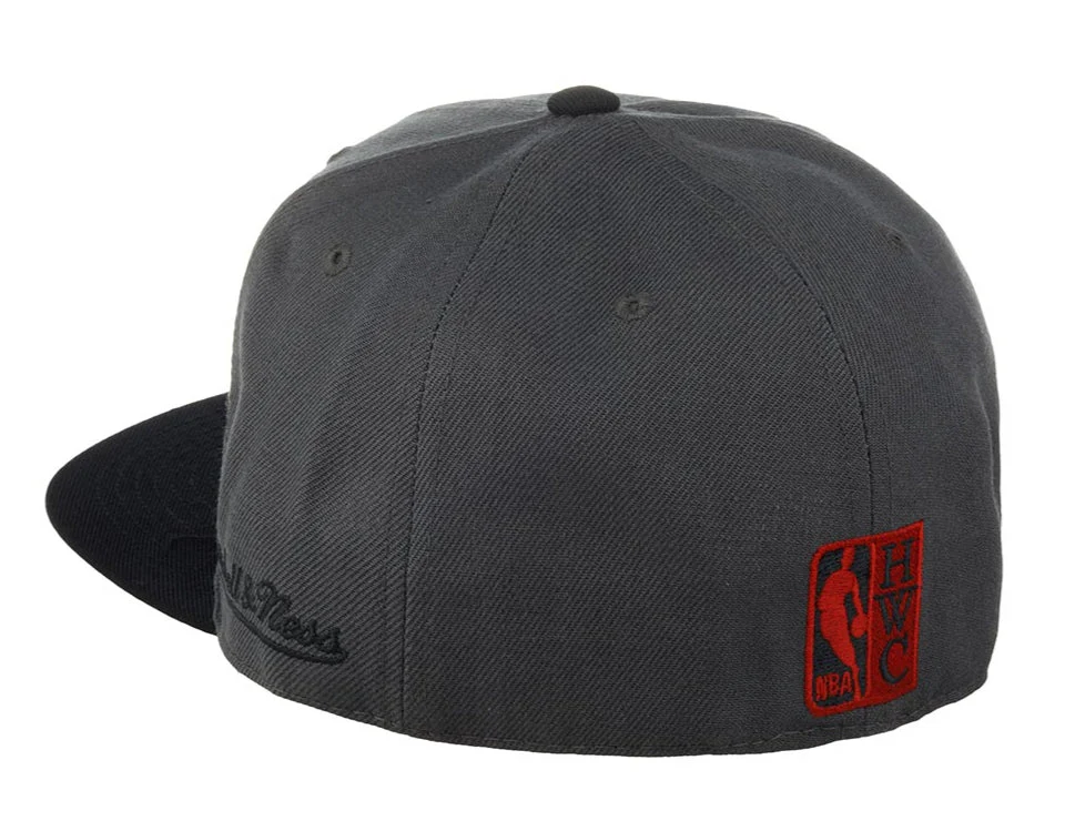 Mitchell & Ness Men's NBA Born And Bred Fitted Hwc Bulls Fitted Caps - Image 3