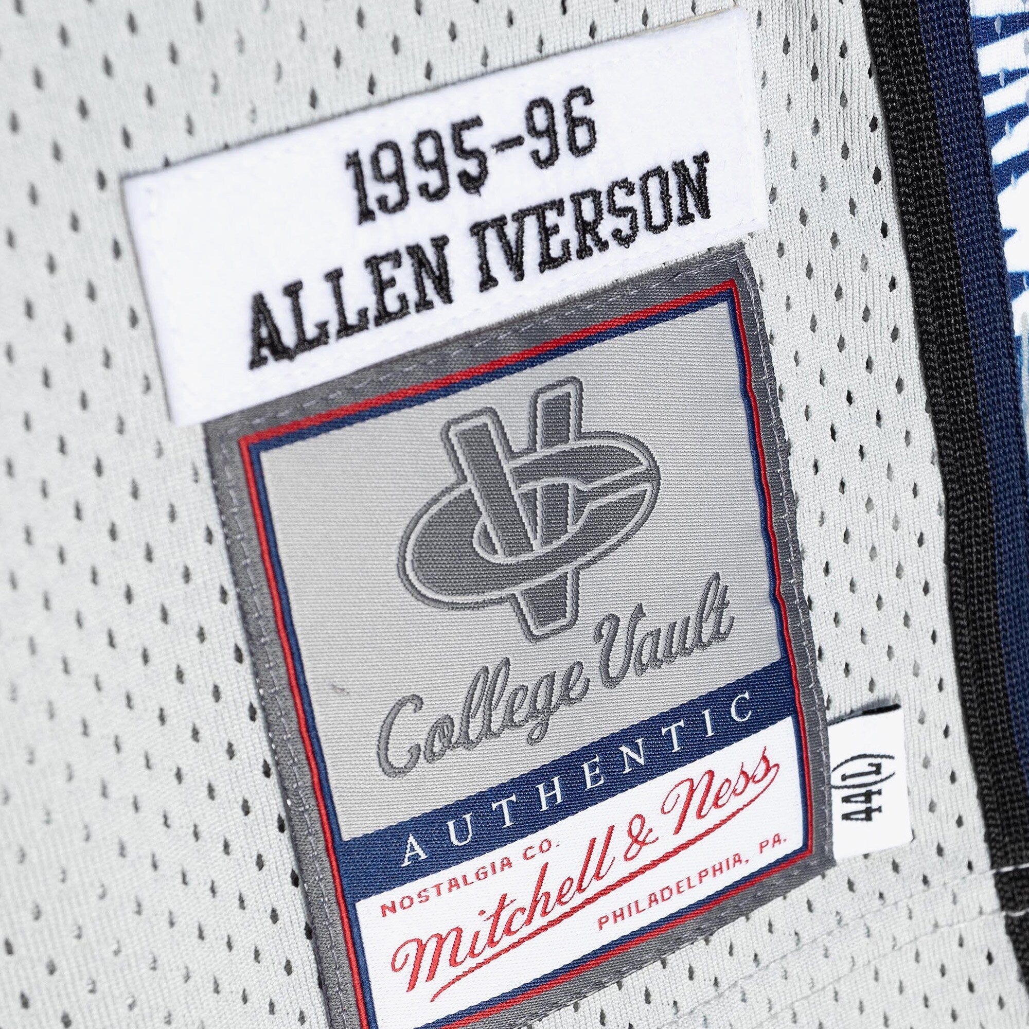 Mitchell & Ness Men's Ncaa Authentic Jersey Ncaa Georgetown 1995 Allen Iverson Jerseys - Image 4