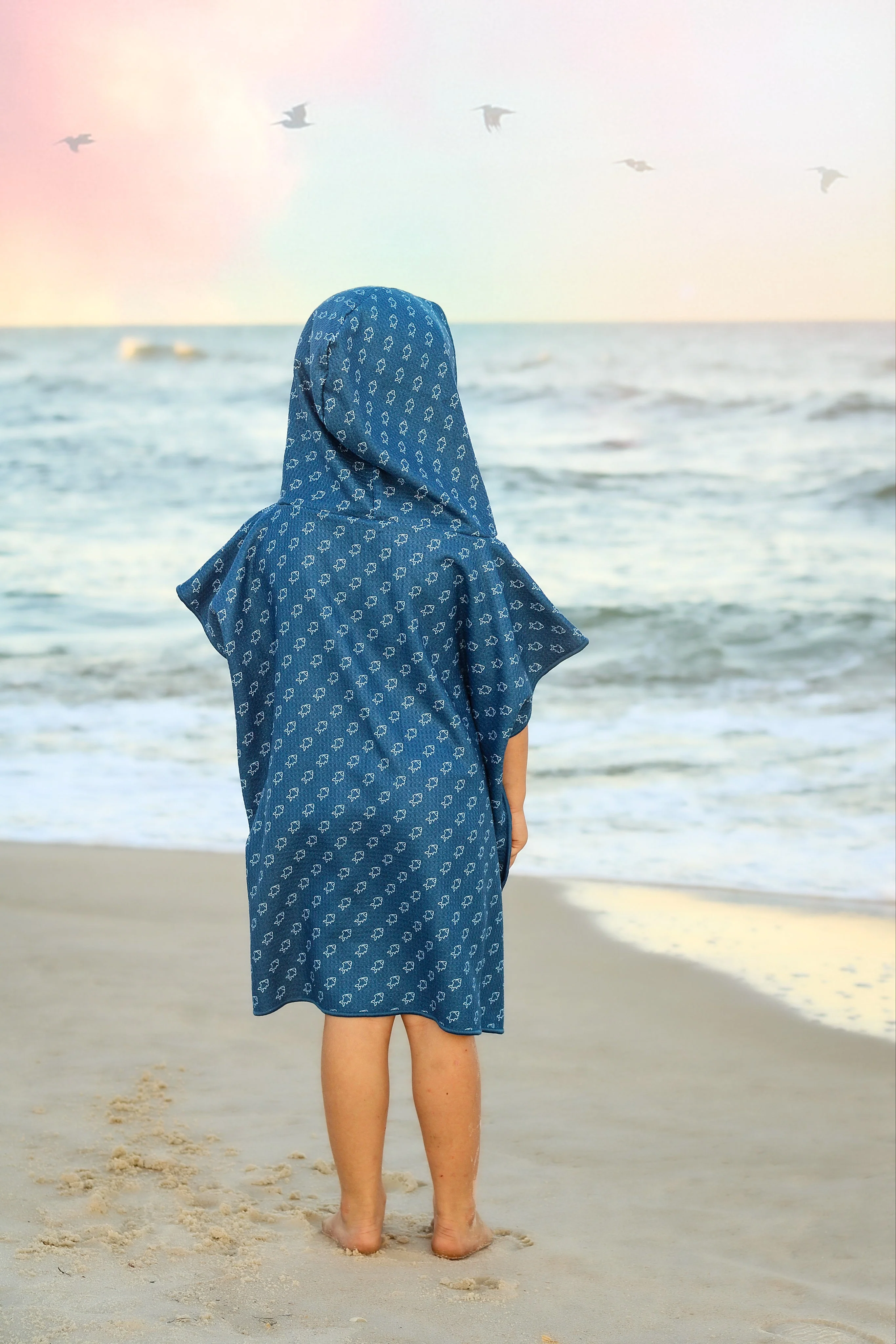 Microfiber blue fish waffle wearable towel - Image 3