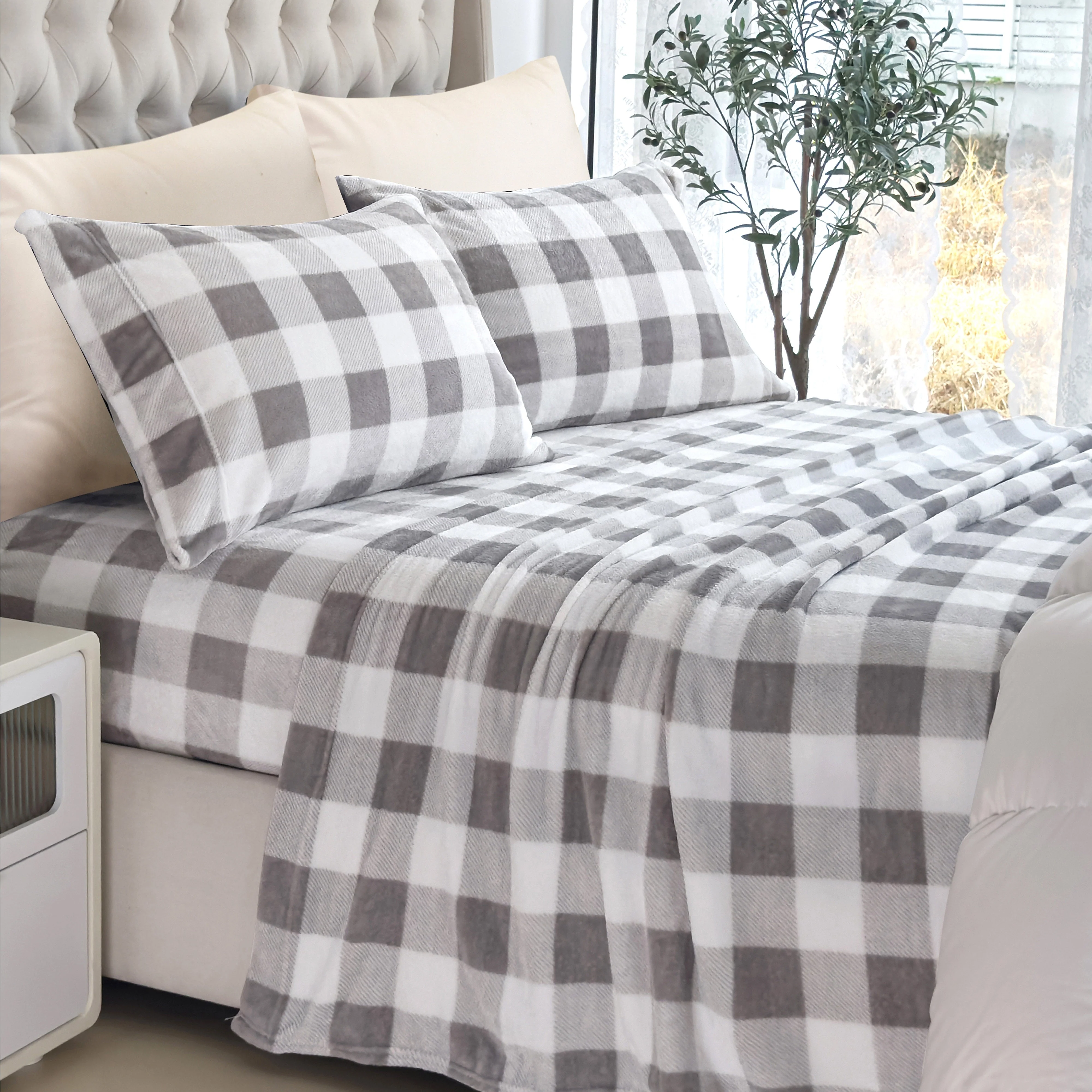 Mocassi 4-Piece Velvet Plush Flannel Sheet Set - Image 6