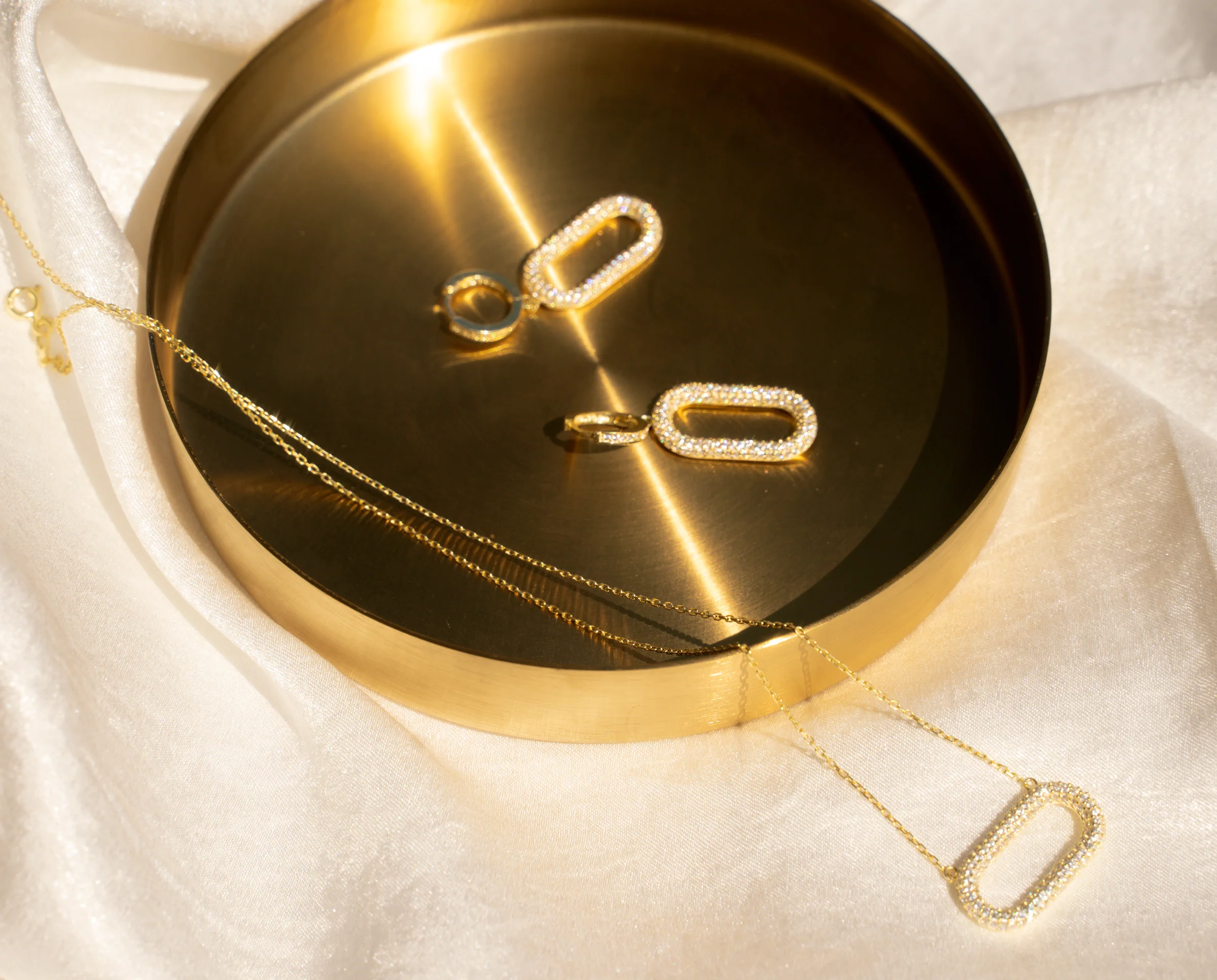 NOOR Oval Necklace - Image 2