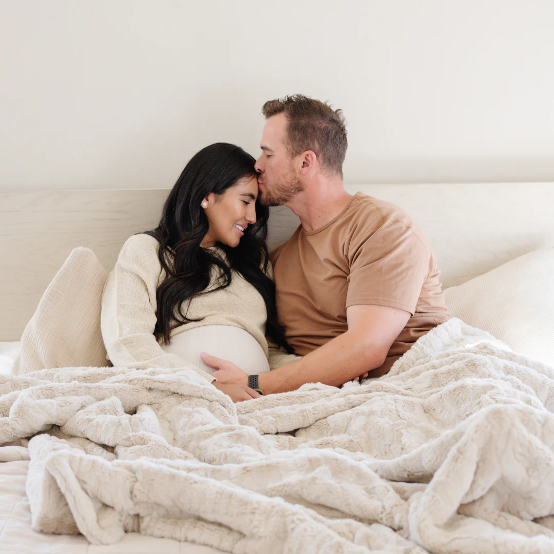 PATTERNED FAUX FUR THROW BLANKETS - Image 38