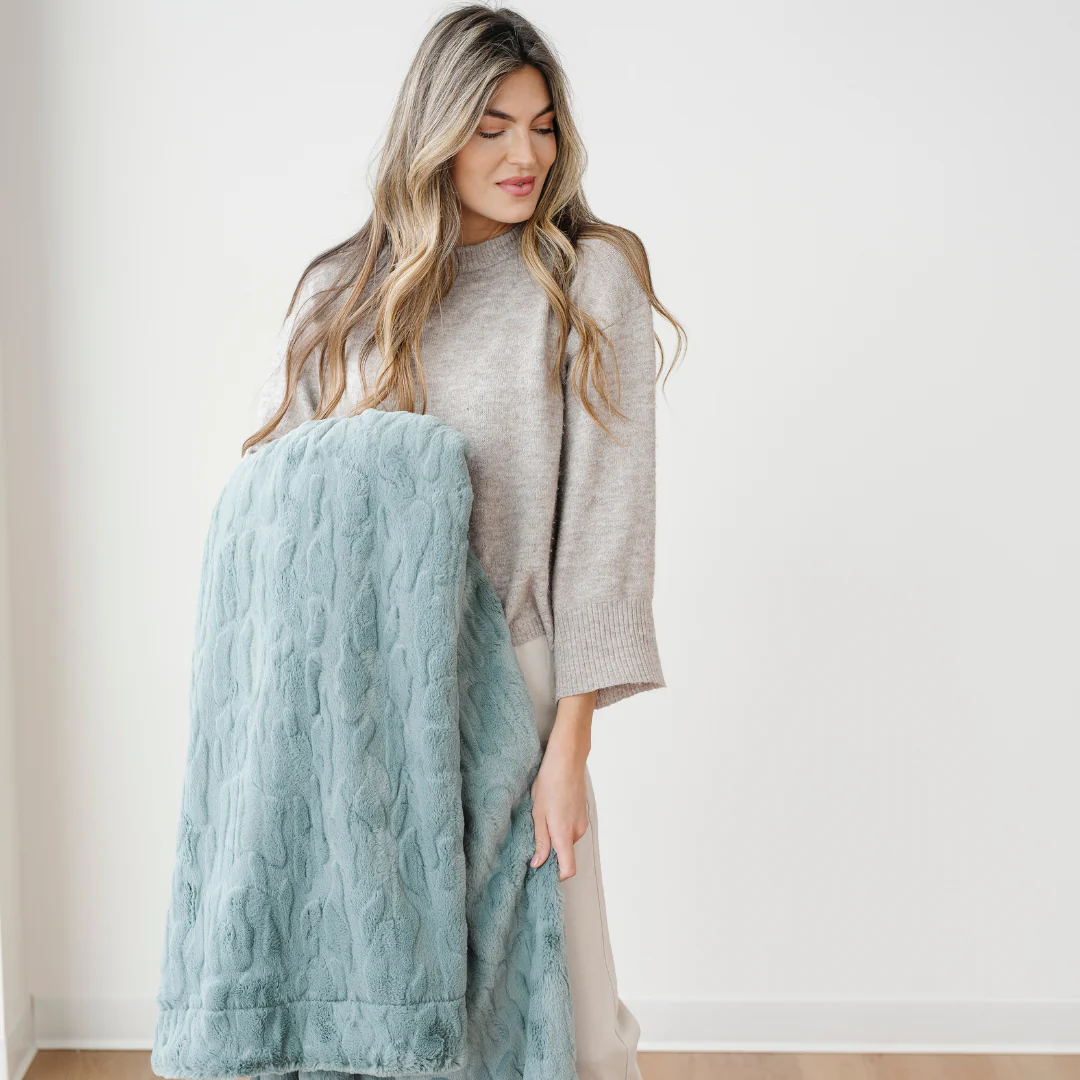 PATTERNED FAUX FUR XL THROW BLANKETS - Image 25