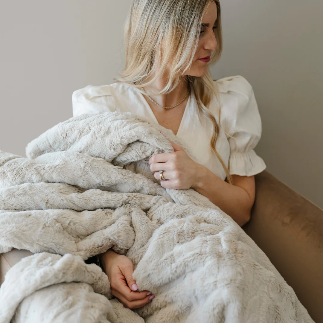 PATTERNED FAUX FUR XL THROW BLANKETS - Image 33