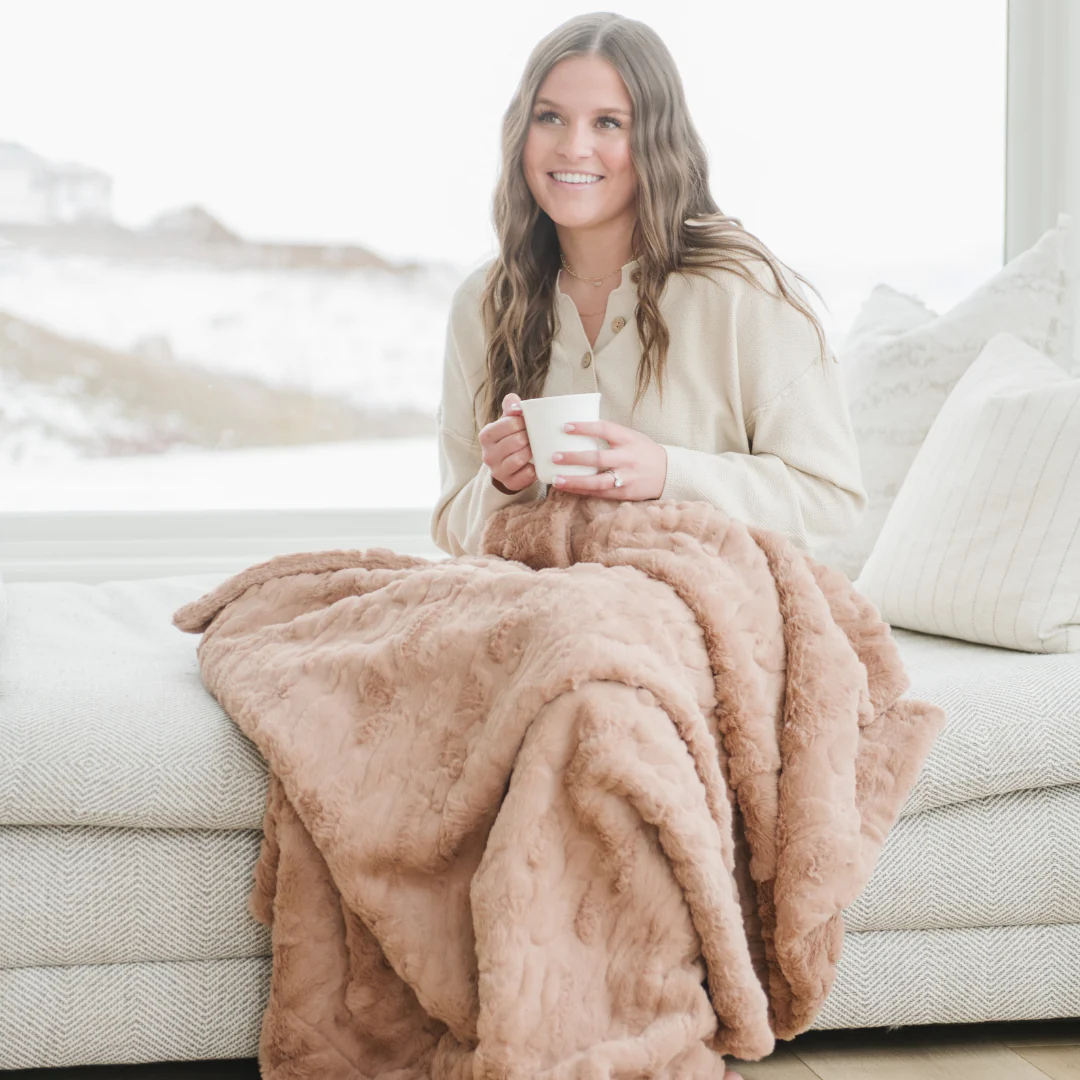 PATTERNED FAUX FUR XL THROW BLANKETS - Image 54