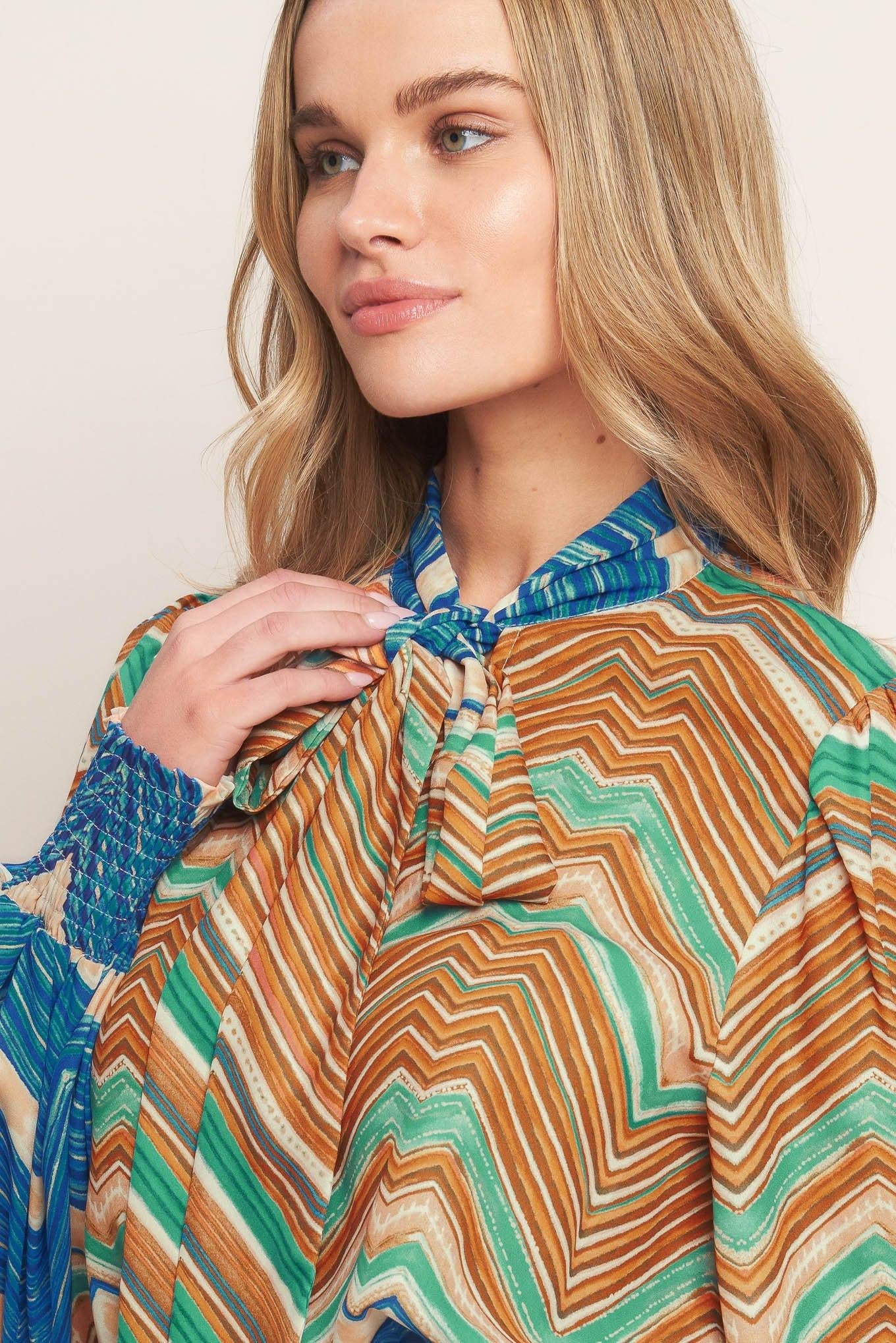 Picking Daisies Woven Top - Image 2
