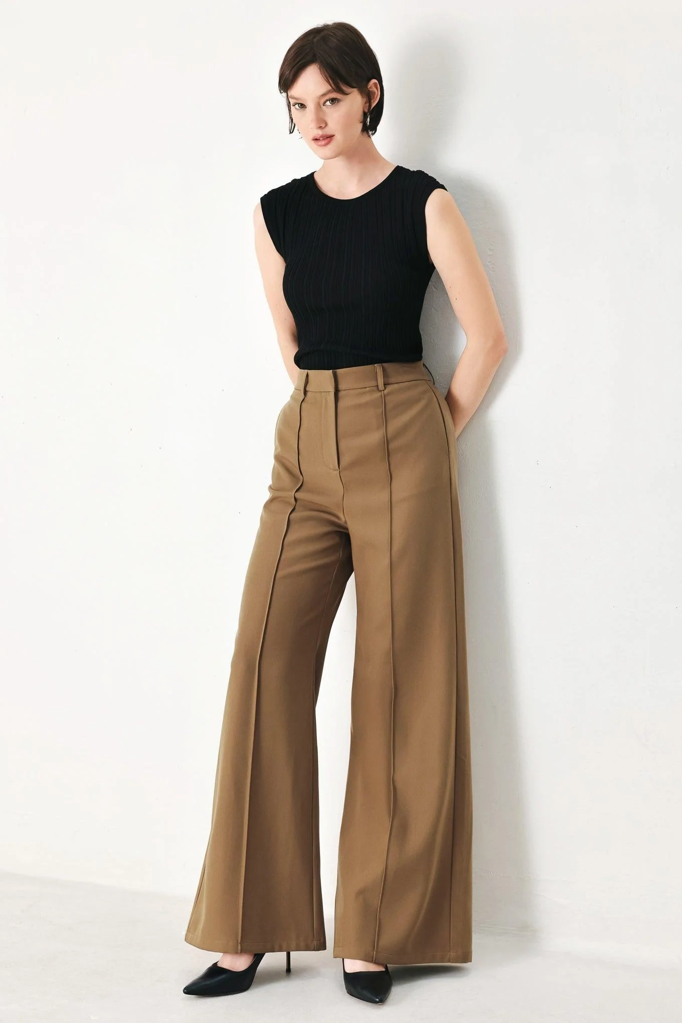Rich Silhouette Woven Pants - Image 7
