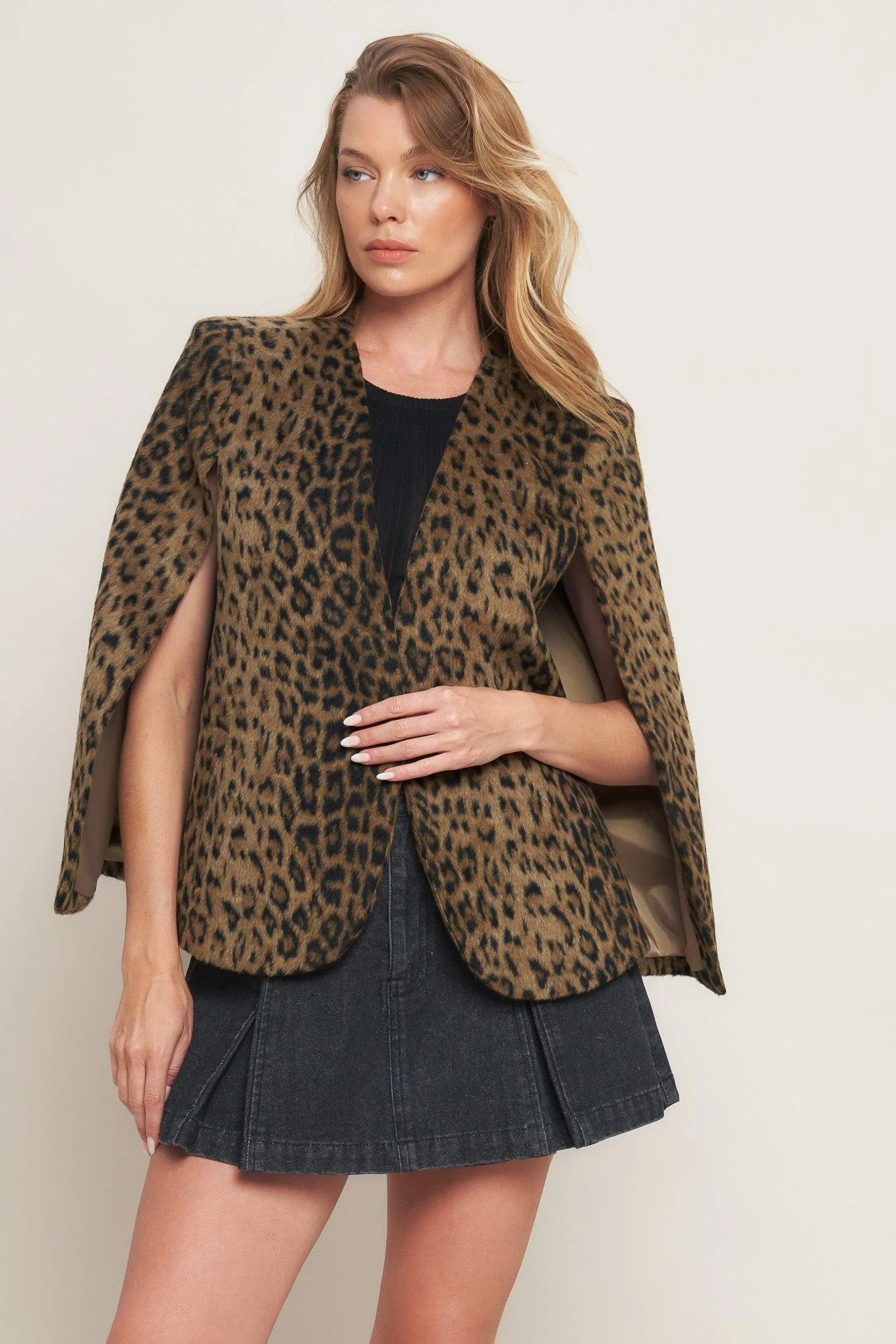 Savage Sophistique Woven Capelet - Image 4