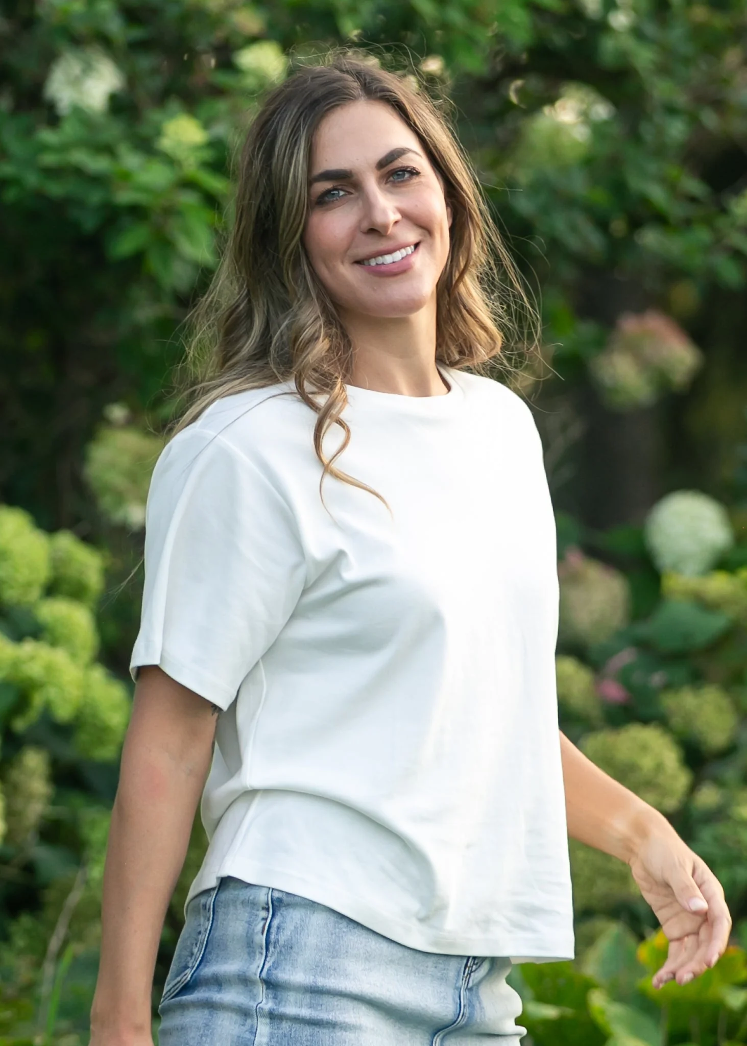 Short Sleeve Essential Relaxed T-shirt - Image 13