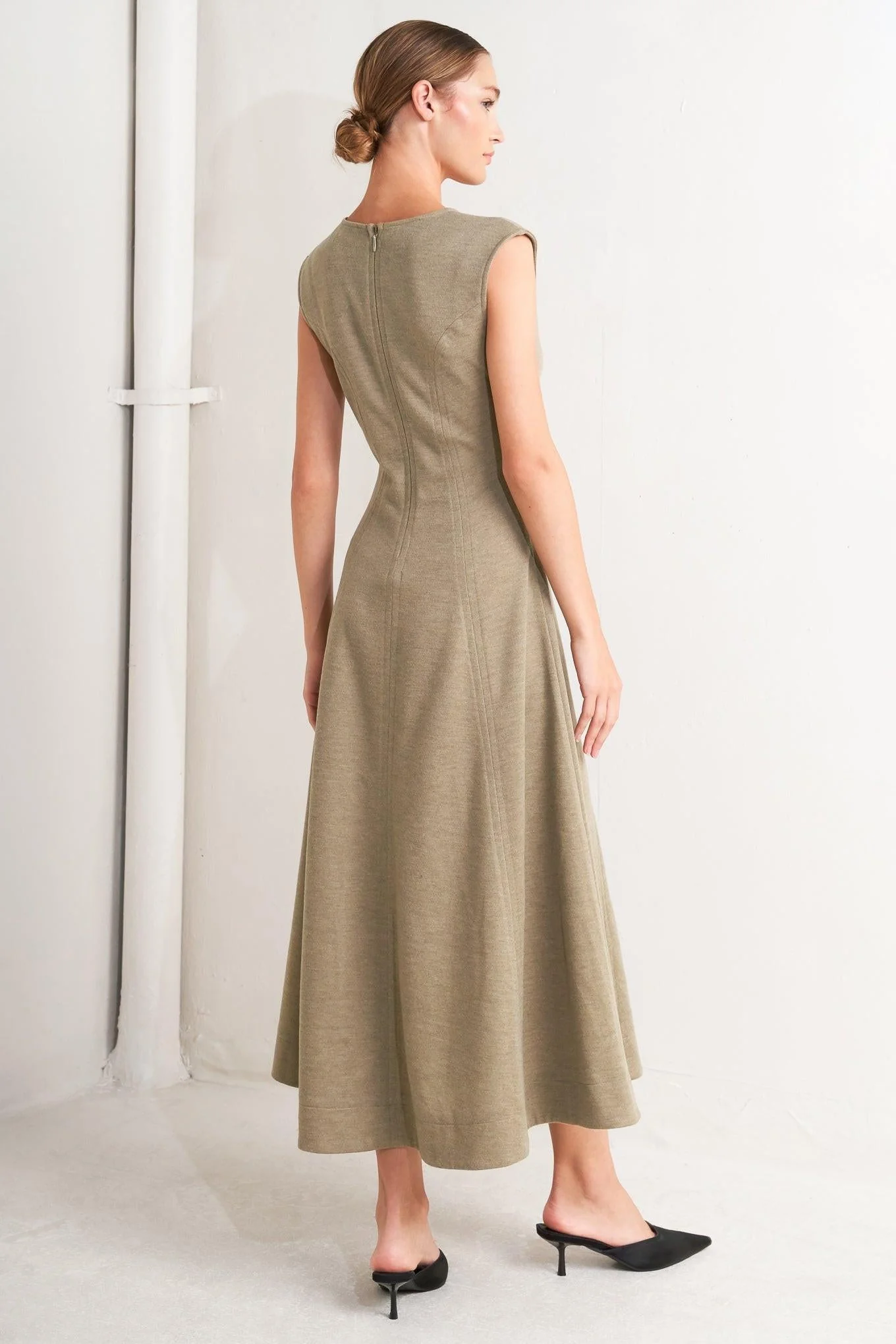 Sophisticated Simplicity Woven Knit Midi Dress - Image 4