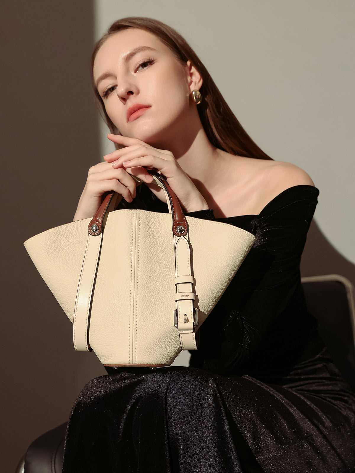 Taormina Trapezoid Top Handle Bag - Image 8