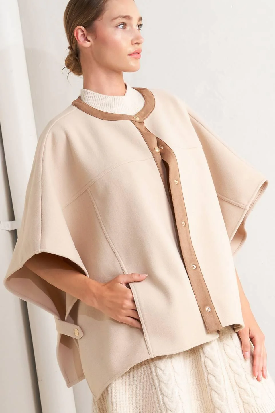 Timeless Elegance Woven Felt Capelet - Image 3